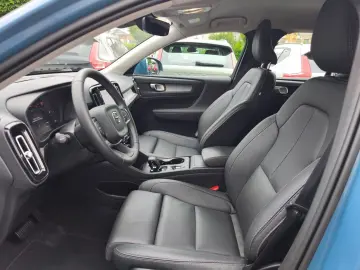 VOLVO XC40 B3 Core 2W Digitales Cockpit Soundsystem LE