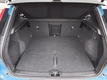 VOLVO XC40 B3 Core 2W Digitales Cockpit Soundsystem LE