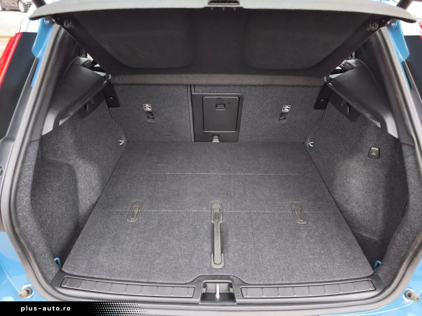 VOLVO XC40 B3 Core 2W Digitales Cockpit Soundsystem LE