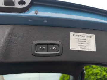 VOLVO XC40 B3 Core 2W Digitales Cockpit Soundsystem LE