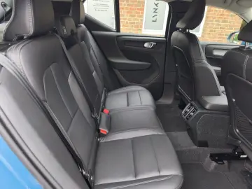 VOLVO XC40 B3 Core 2W Digitales Cockpit Soundsystem LE