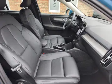 VOLVO XC40 B3 Core 2W Digitales Cockpit Soundsystem LE
