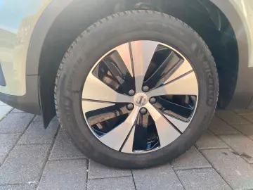 VOLVO XC40 B3 Core 2WD Leder Digitales Cockpit Soundsy