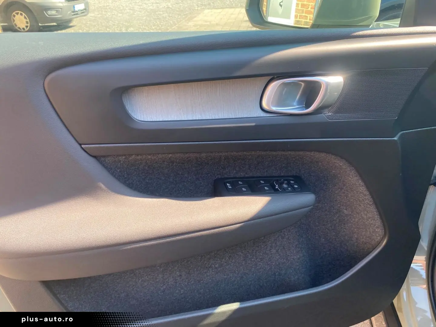VOLVO XC40 B3 Core 2WD Leder Digitales Cockpit Soundsy