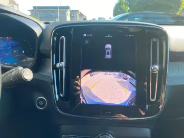 VOLVO XC40 B3 Core 2WD Leder Digitales Cockpit Soundsy