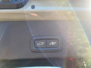 VOLVO XC40 B3 Core 2WD Leder Digitales Cockpit Soundsy