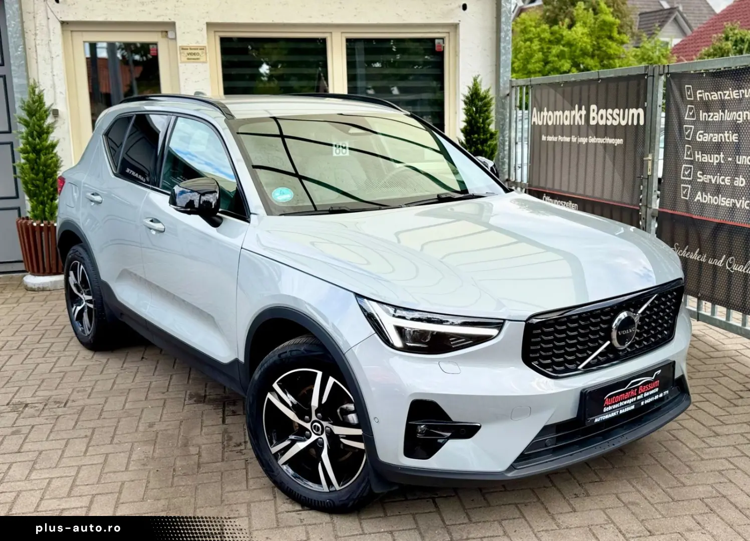 VOLVO XC40 Plus Dark 2WD LED 360 KAM AHK NAVI