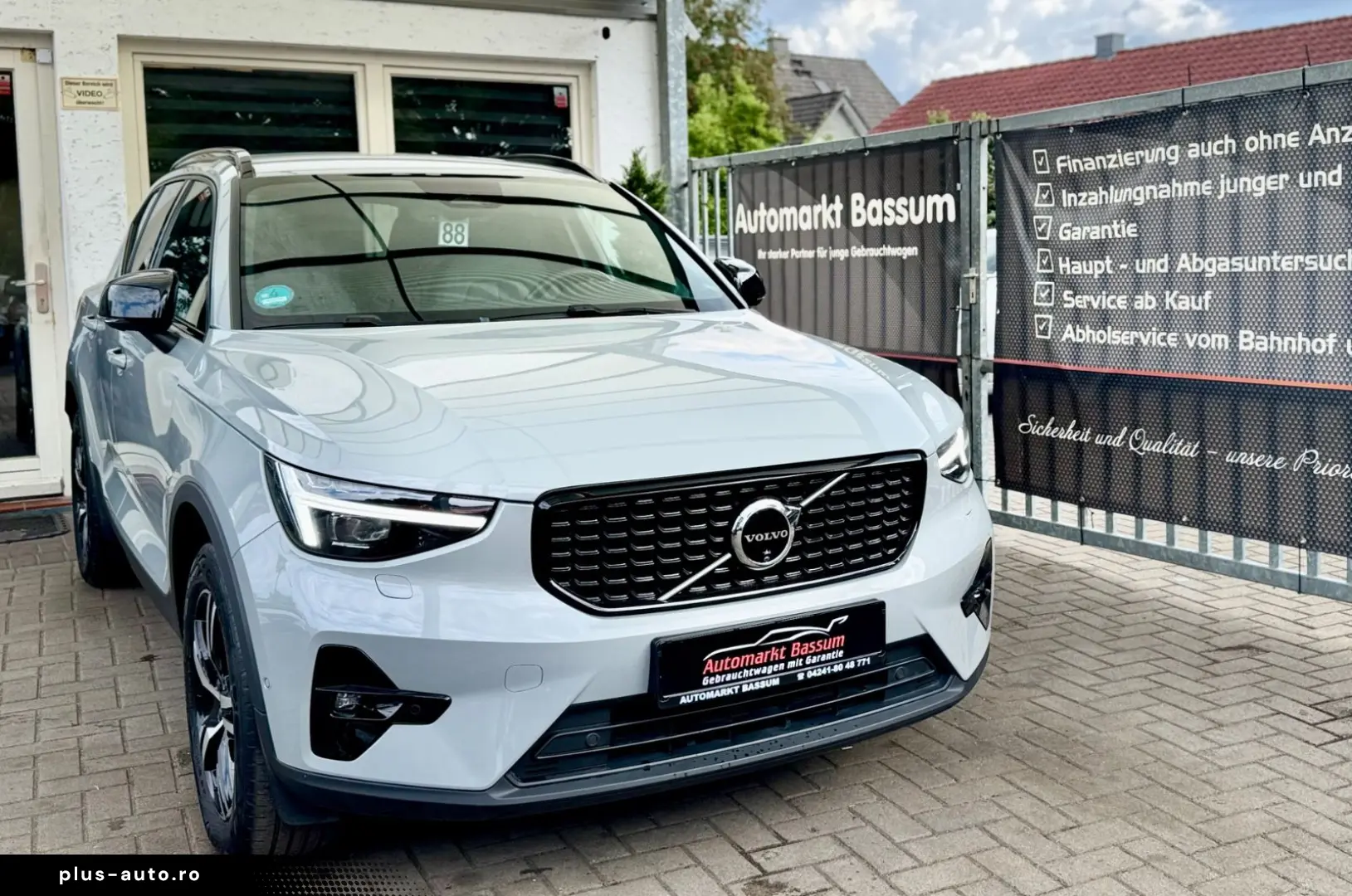 VOLVO XC40 Plus Dark 2WD LED 360 KAM AHK NAVI