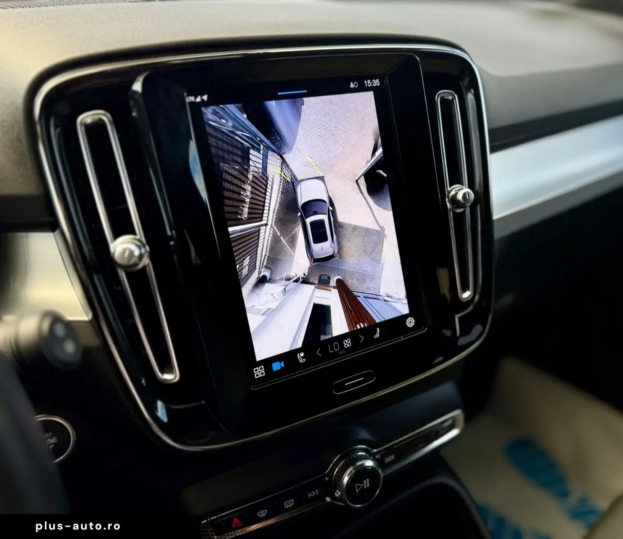 VOLVO XC40 Plus Dark 2WD LED 360 KAM AHK NAVI
