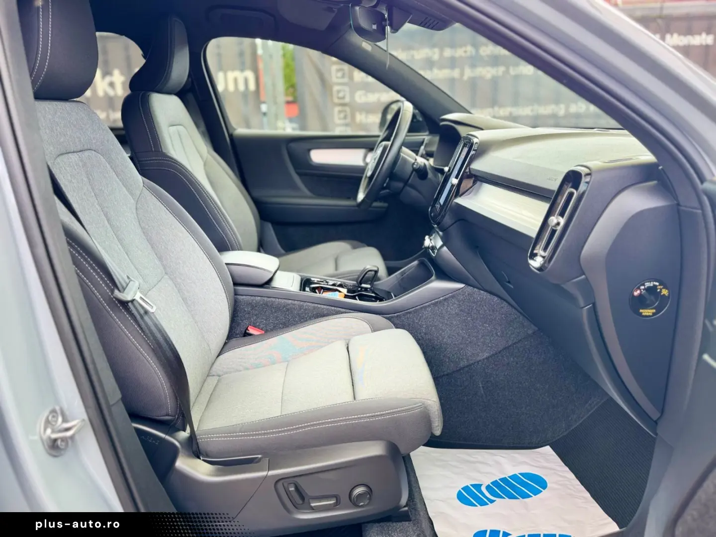 VOLVO XC40 Plus Dark 2WD LED 360 KAM AHK NAVI