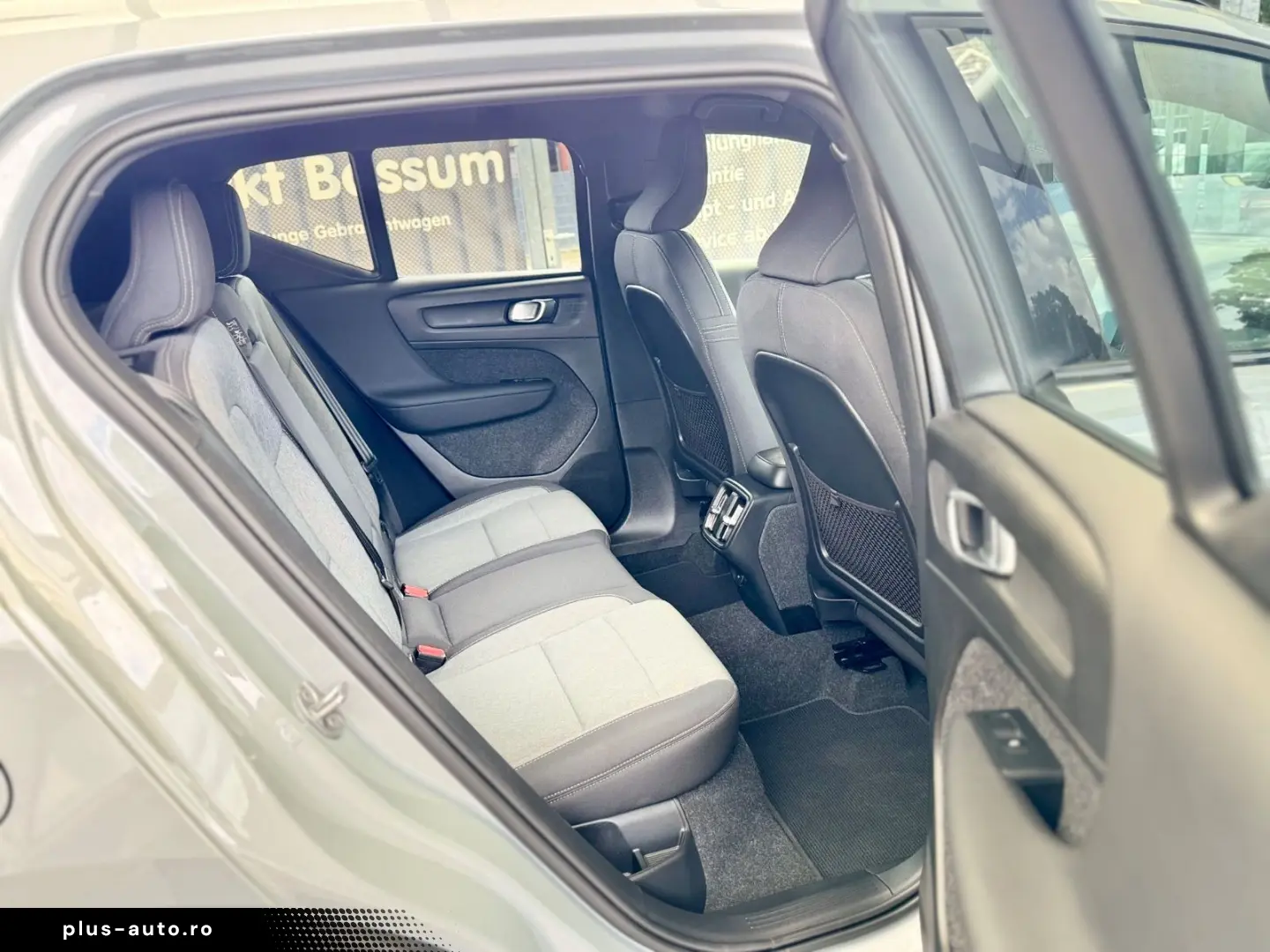 VOLVO XC40 Plus Dark 2WD LED 360 KAM AHK NAVI