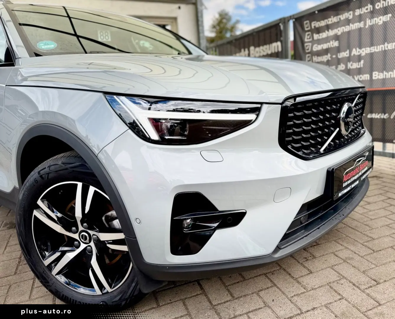 VOLVO XC40 Plus Dark 2WD LED 360 KAM AHK NAVI