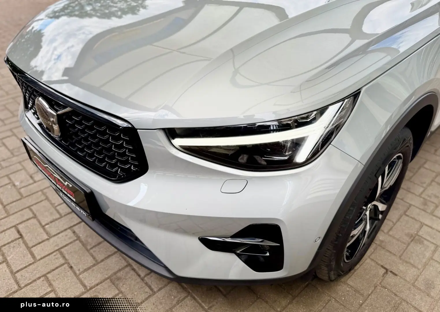 VOLVO XC40 Plus Dark 2WD LED 360 KAM AHK NAVI