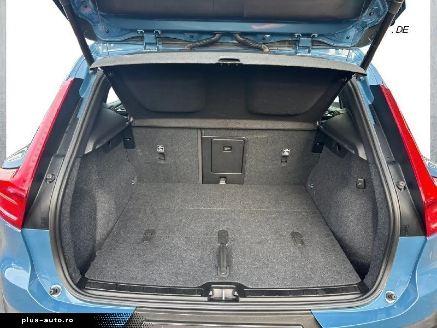 VOLVO XC40 Core 2WD