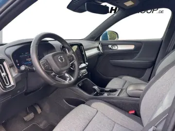 VOLVO XC40 Core 2WD