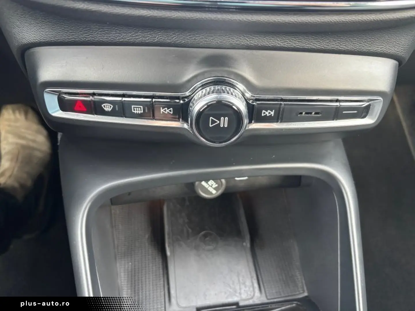 VOLVO XC40 Core 2WD