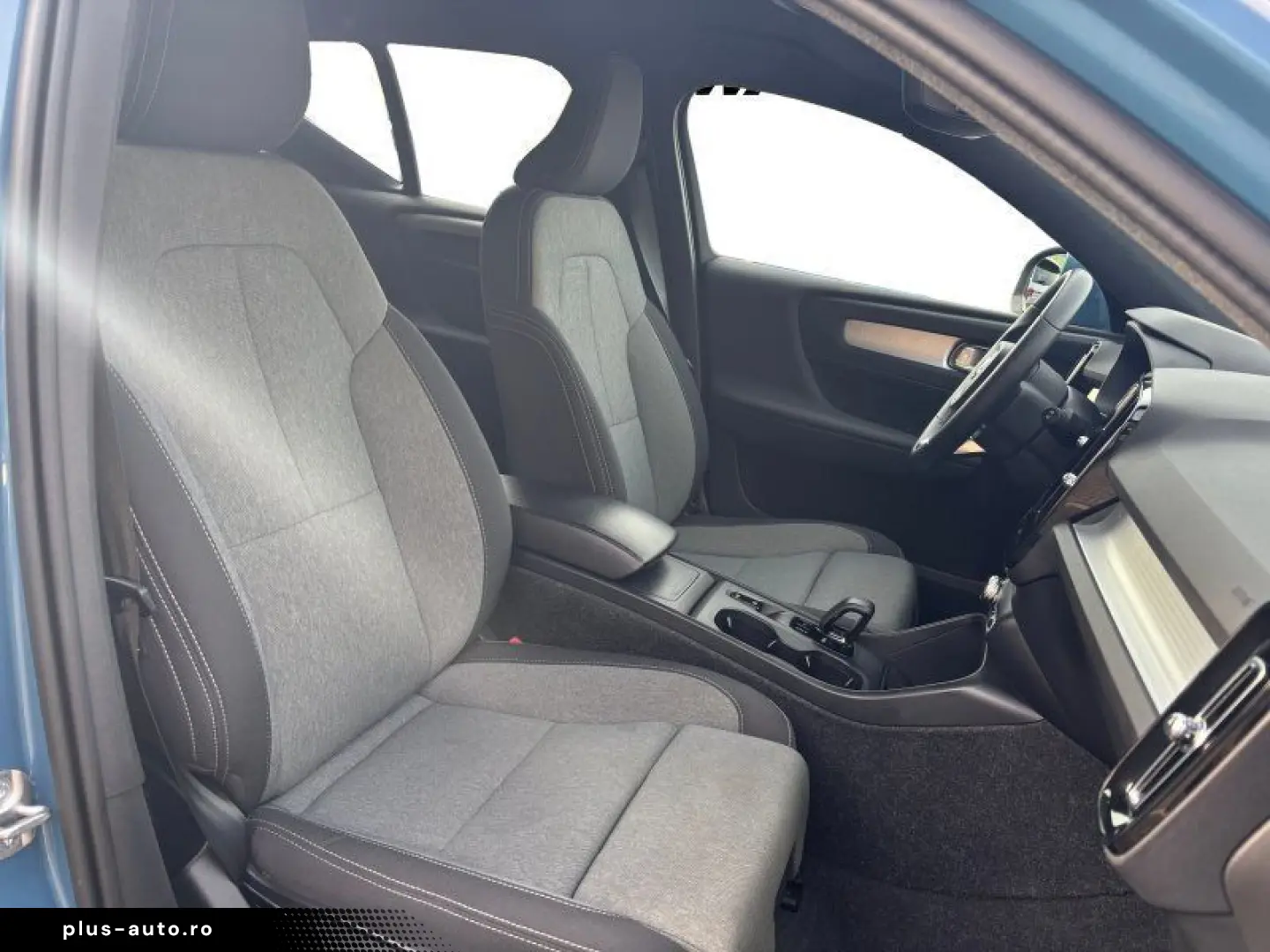 VOLVO XC40 Core 2WD