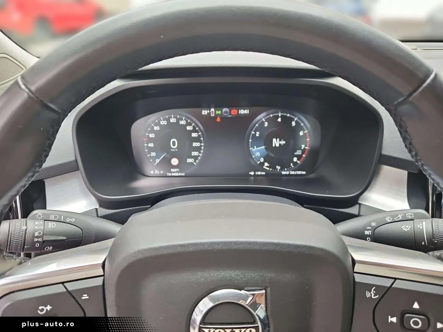 VOLVO XC40 Momentum Pro 2WD