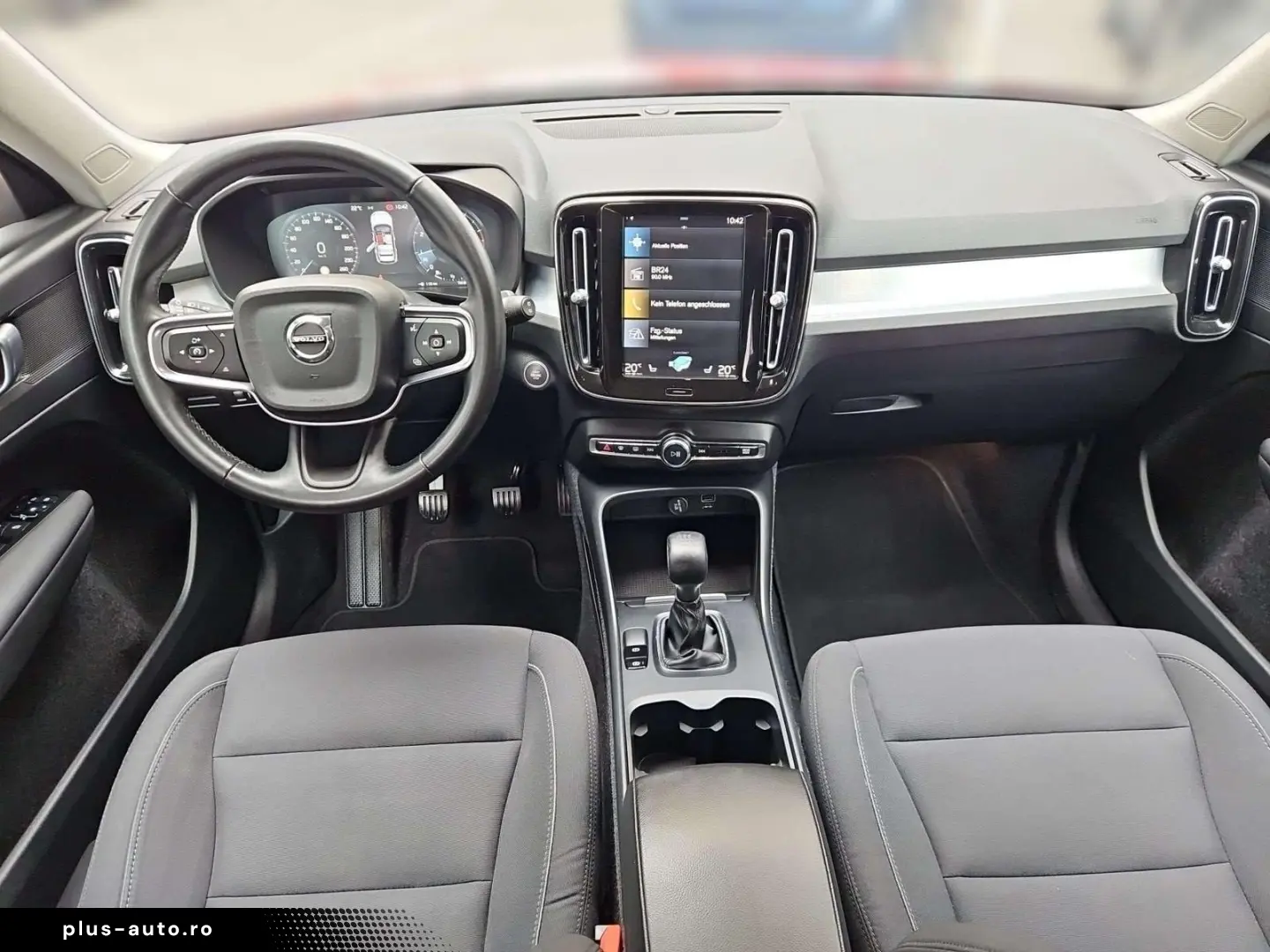 VOLVO XC40 Momentum Pro 2WD