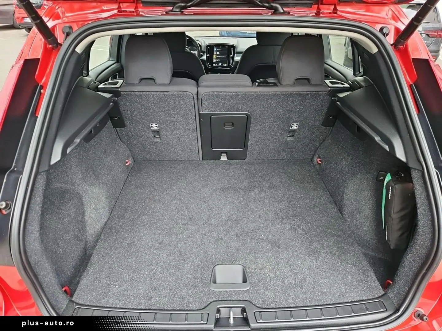 VOLVO XC40 Momentum Pro 2WD