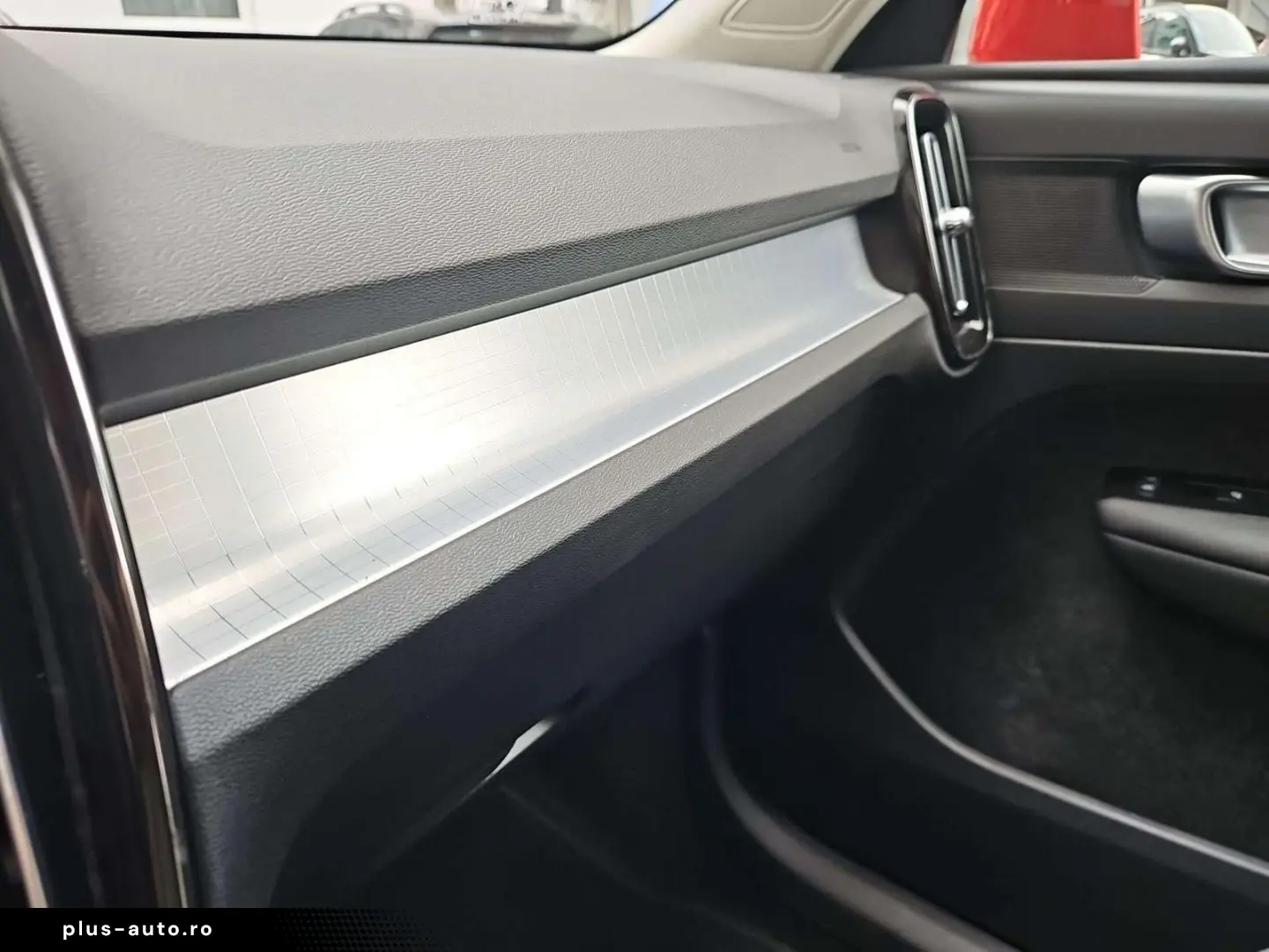 VOLVO XC40 Momentum Pro 2WD