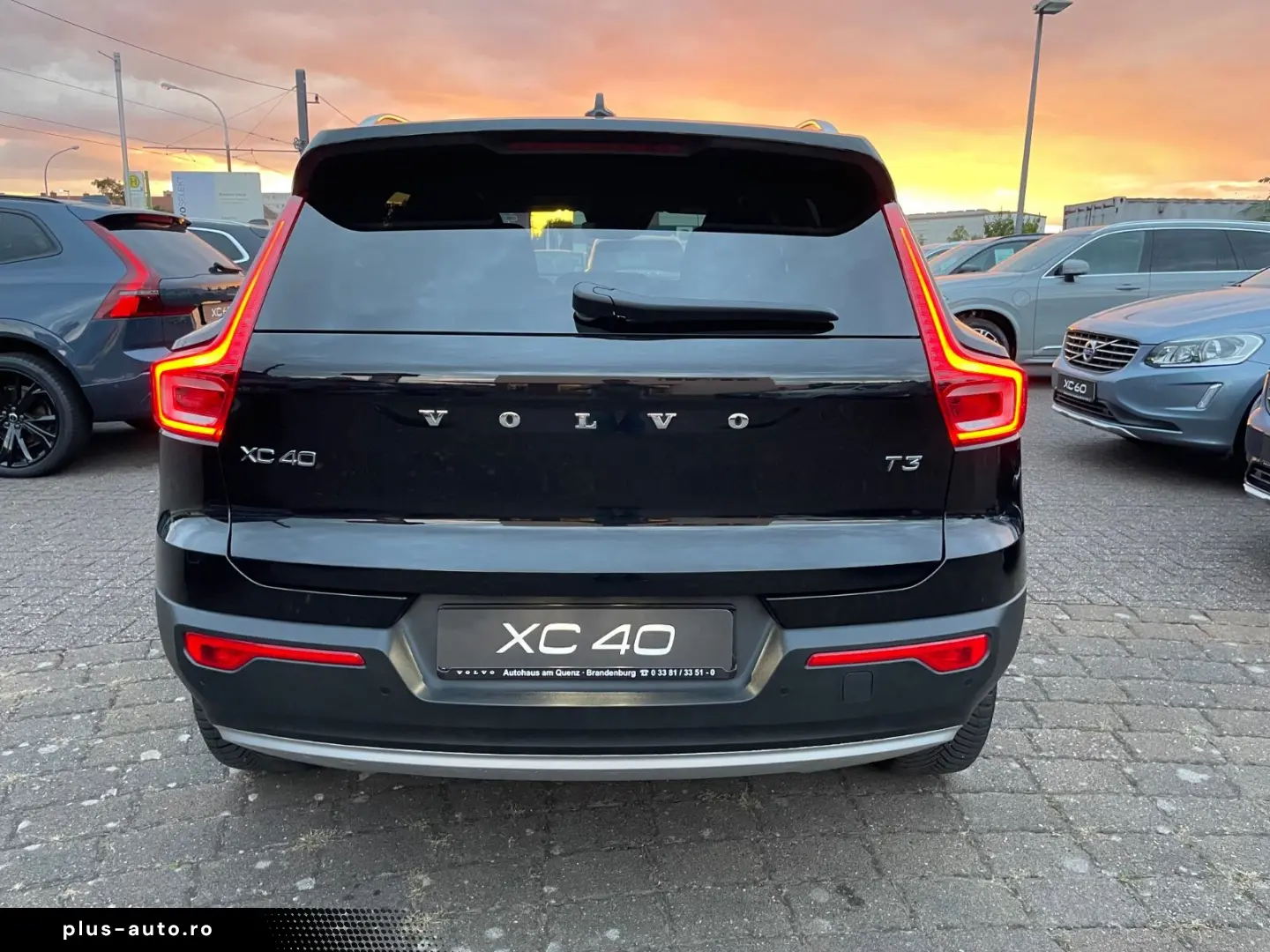 VOLVO XC40 T3 Momentum Pro Aut ACC Kamera Voll-LED AHK