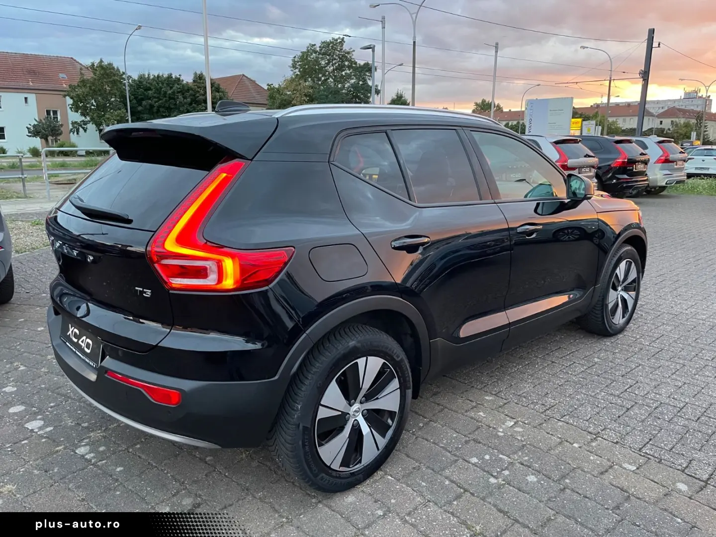 VOLVO XC40 T3 Momentum Pro Aut ACC Kamera Voll-LED AHK