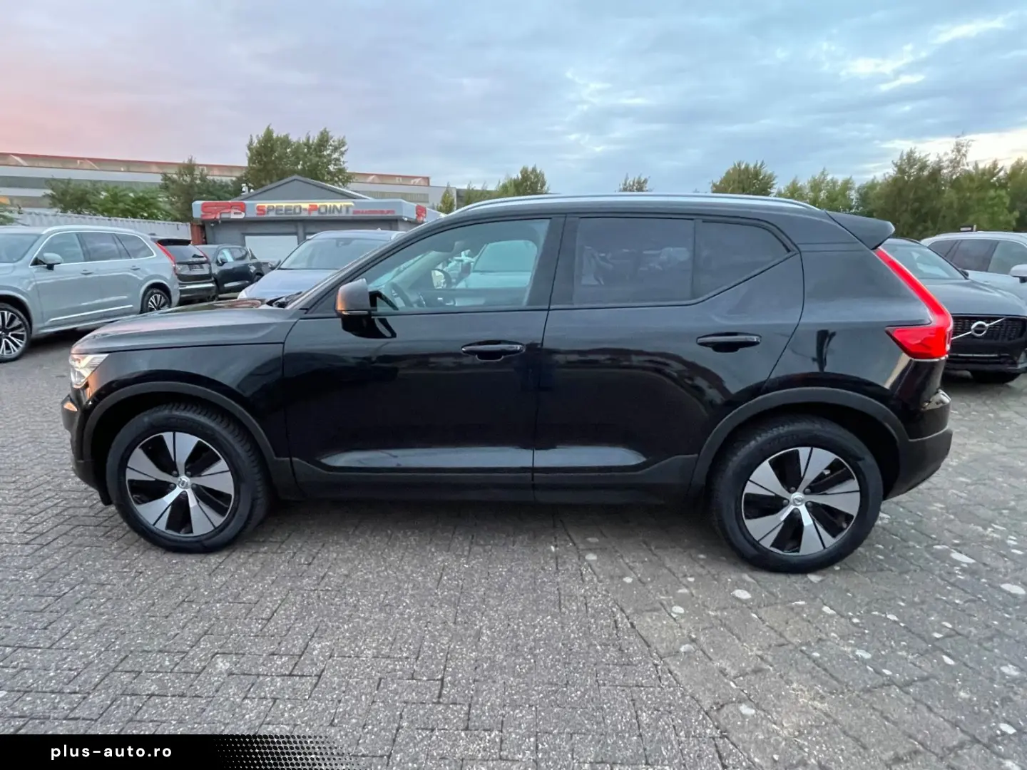 VOLVO XC40 T3 Momentum Pro Aut ACC Kamera Voll-LED AHK