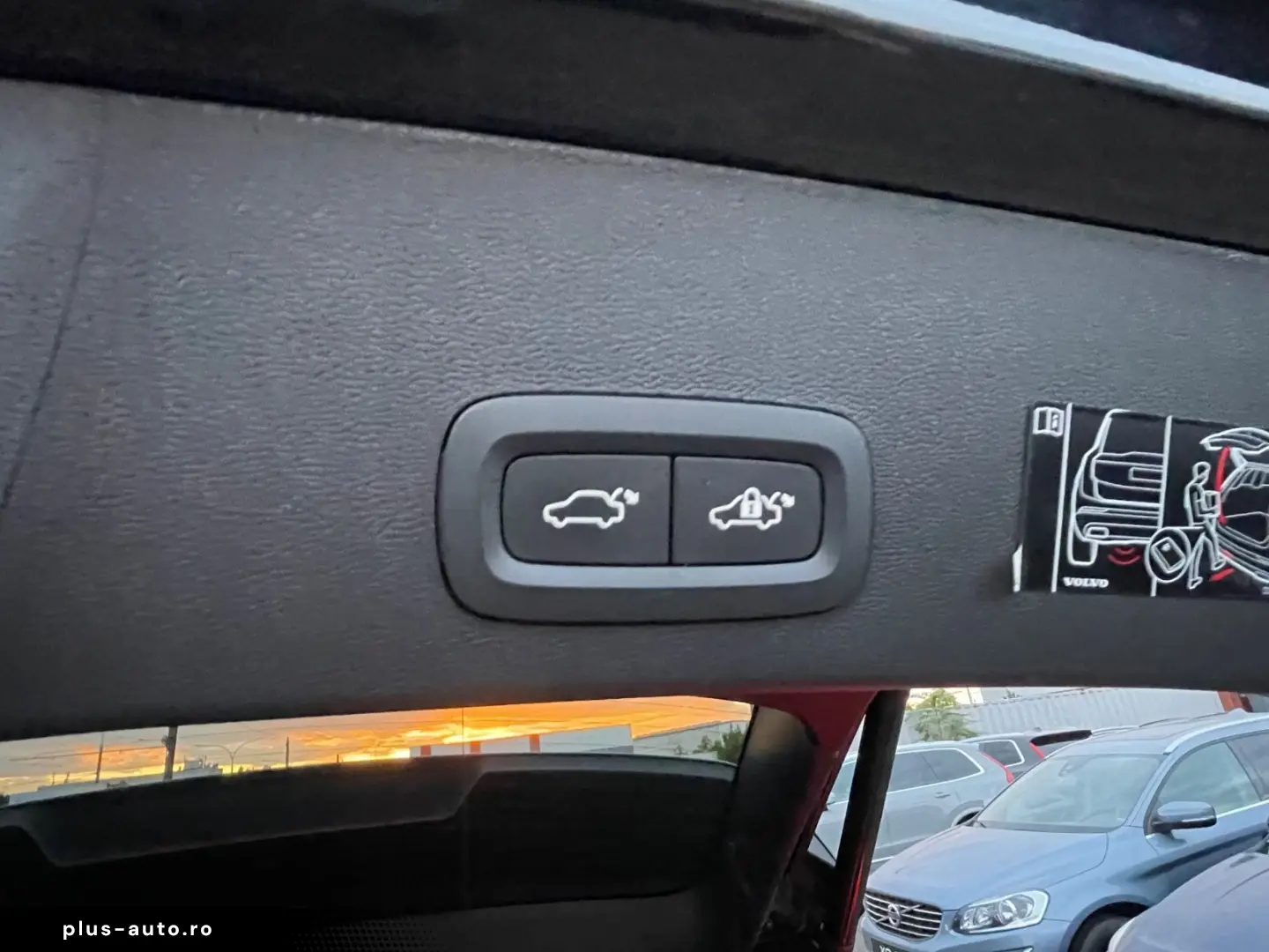 VOLVO XC40 T3 Momentum Pro Aut ACC Kamera Voll-LED AHK
