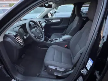 VOLVO XC40 T3 Momentum Pro Aut ACC Kamera Voll-LED AHK