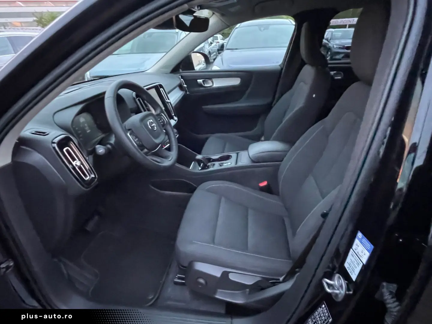 VOLVO XC40 T3 Momentum Pro Aut ACC Kamera Voll-LED AHK
