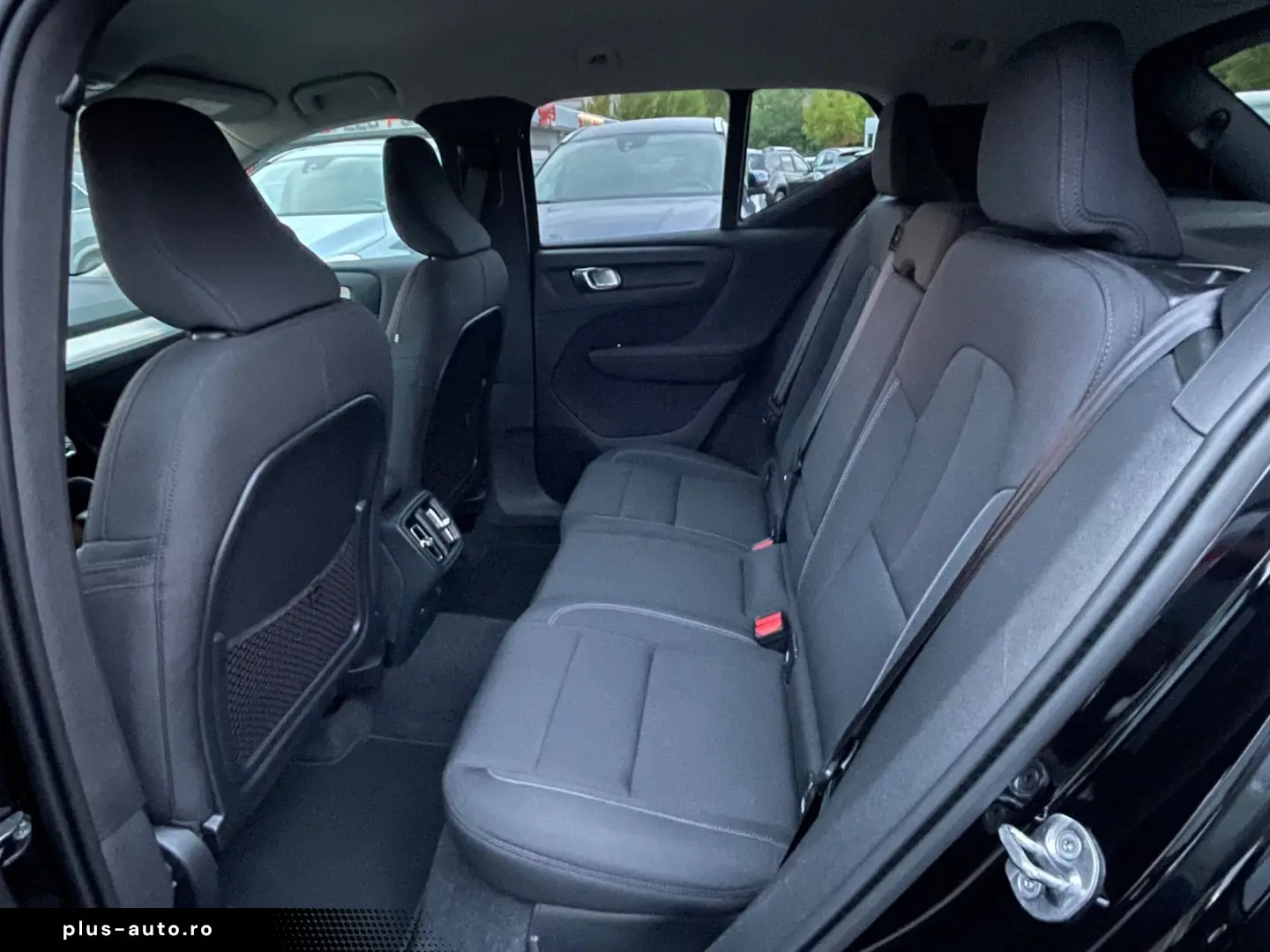 VOLVO XC40 T3 Momentum Pro Aut ACC Kamera Voll-LED AHK
