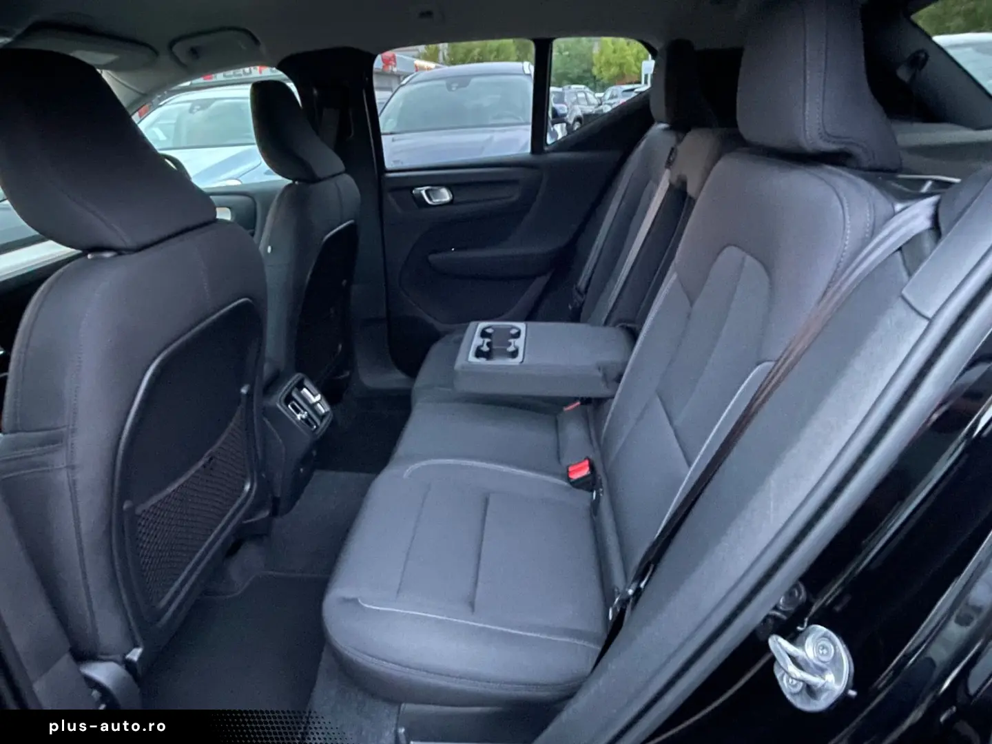VOLVO XC40 T3 Momentum Pro Aut ACC Kamera Voll-LED AHK