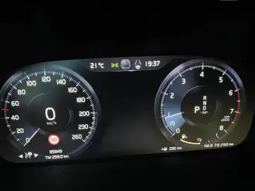 VOLVO XC40 T3 Momentum Pro Aut ACC Kamera Voll-LED AHK