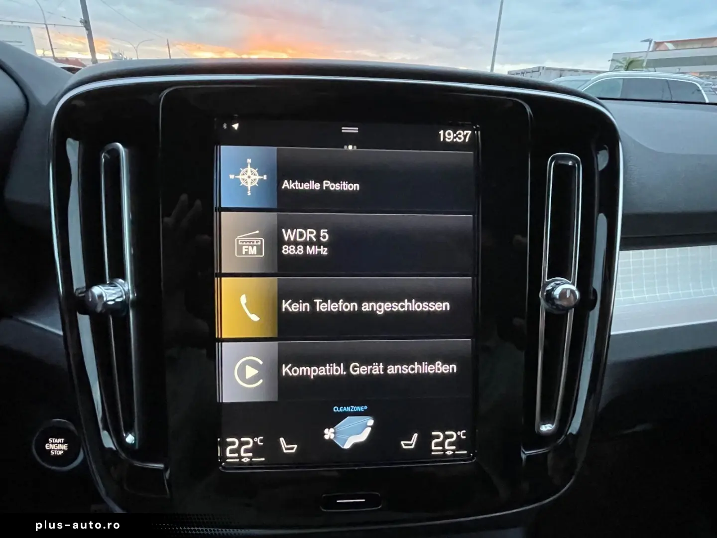 VOLVO XC40 T3 Momentum Pro Aut ACC Kamera Voll-LED AHK