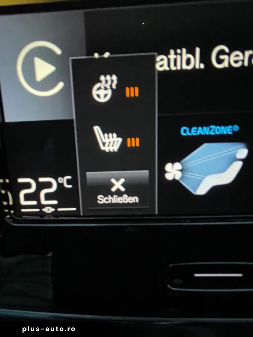 VOLVO XC40 T3 Momentum Pro Aut ACC Kamera Voll-LED AHK