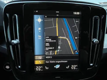 VOLVO XC40 T3 Momentum Pro Aut ACC Kamera Voll-LED AHK