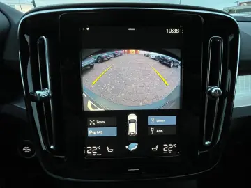 VOLVO XC40 T3 Momentum Pro Aut ACC Kamera Voll-LED AHK