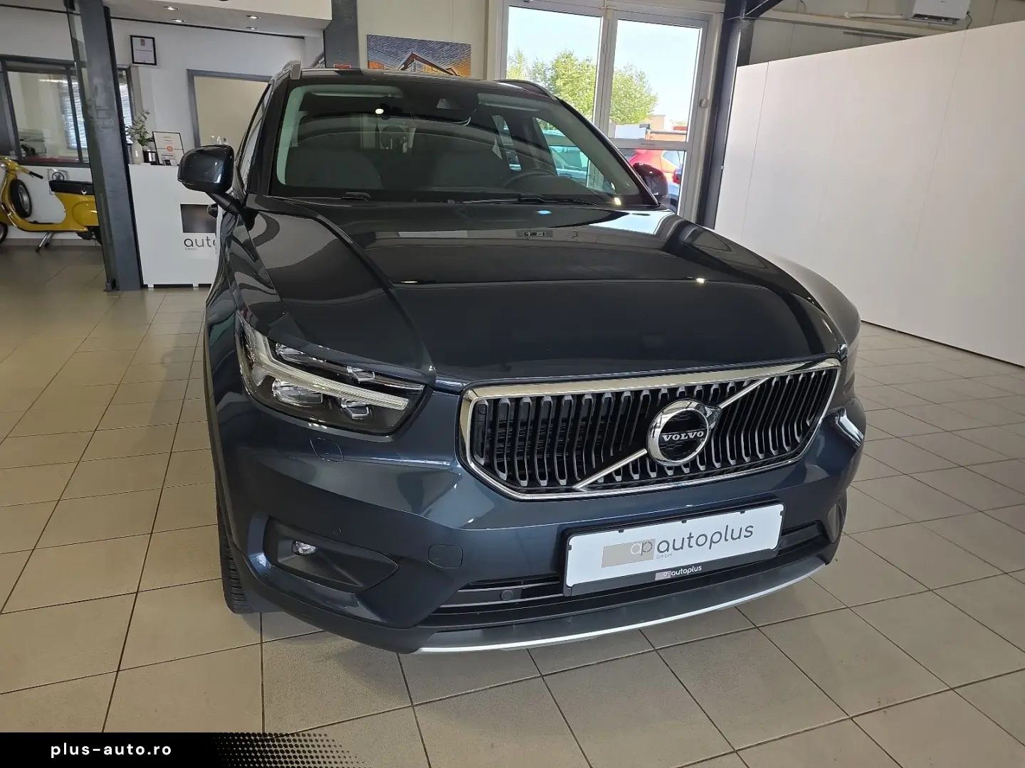 VOLVO XC40 T3 Momentum Pro ACC BLIS AHK Kamera LED SHZ