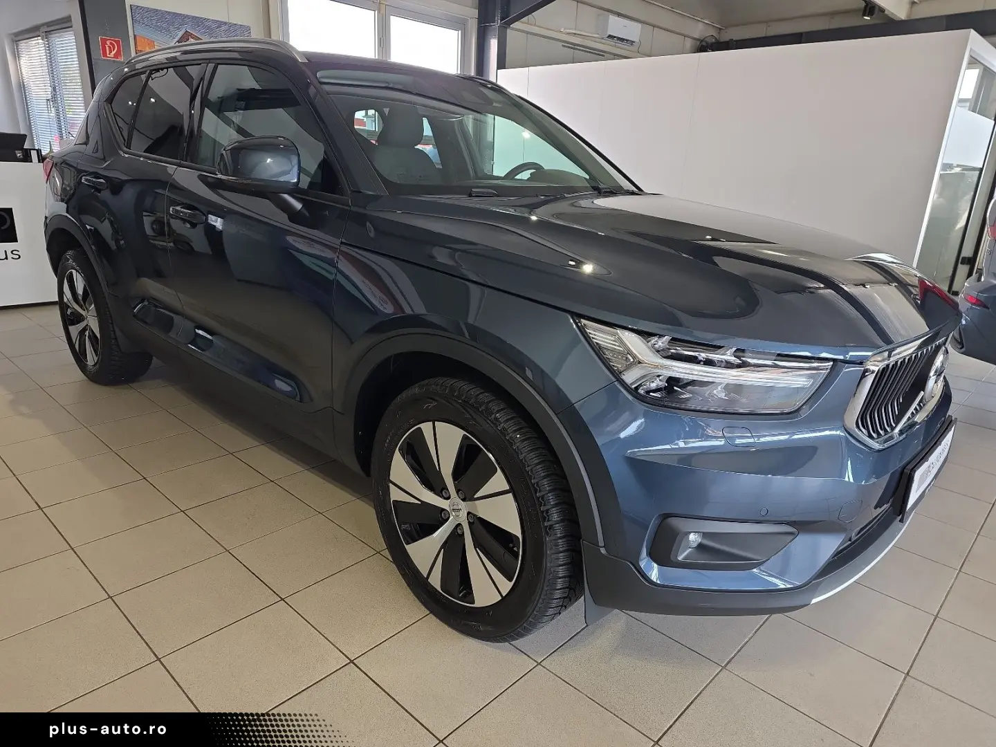 VOLVO XC40 T3 Momentum Pro ACC BLIS AHK Kamera LED SHZ
