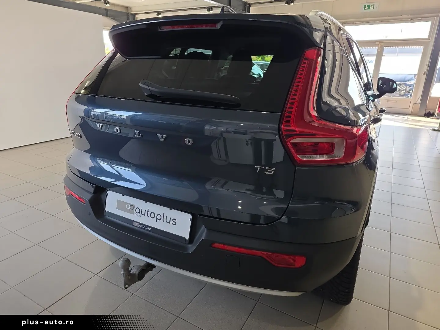 VOLVO XC40 T3 Momentum Pro ACC BLIS AHK Kamera LED SHZ
