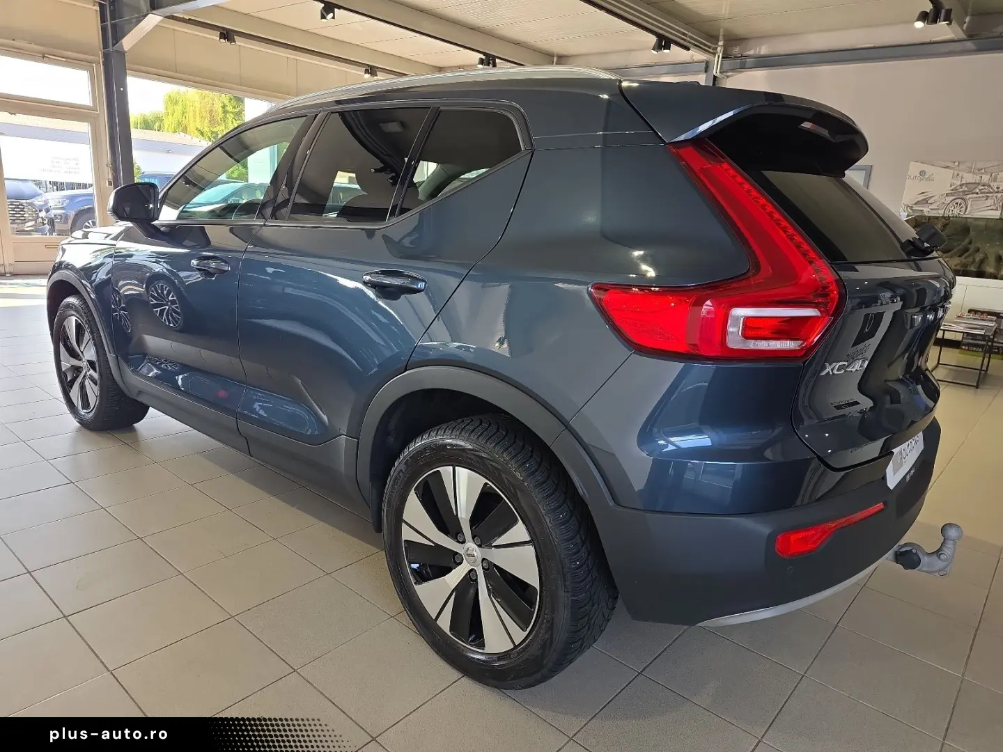 VOLVO XC40 T3 Momentum Pro ACC BLIS AHK Kamera LED SHZ