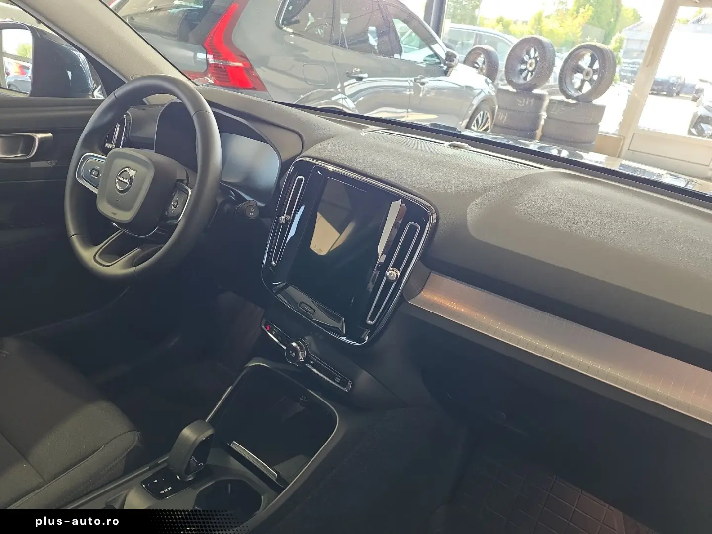 VOLVO XC40 T3 Momentum Pro ACC BLIS AHK Kamera LED SHZ