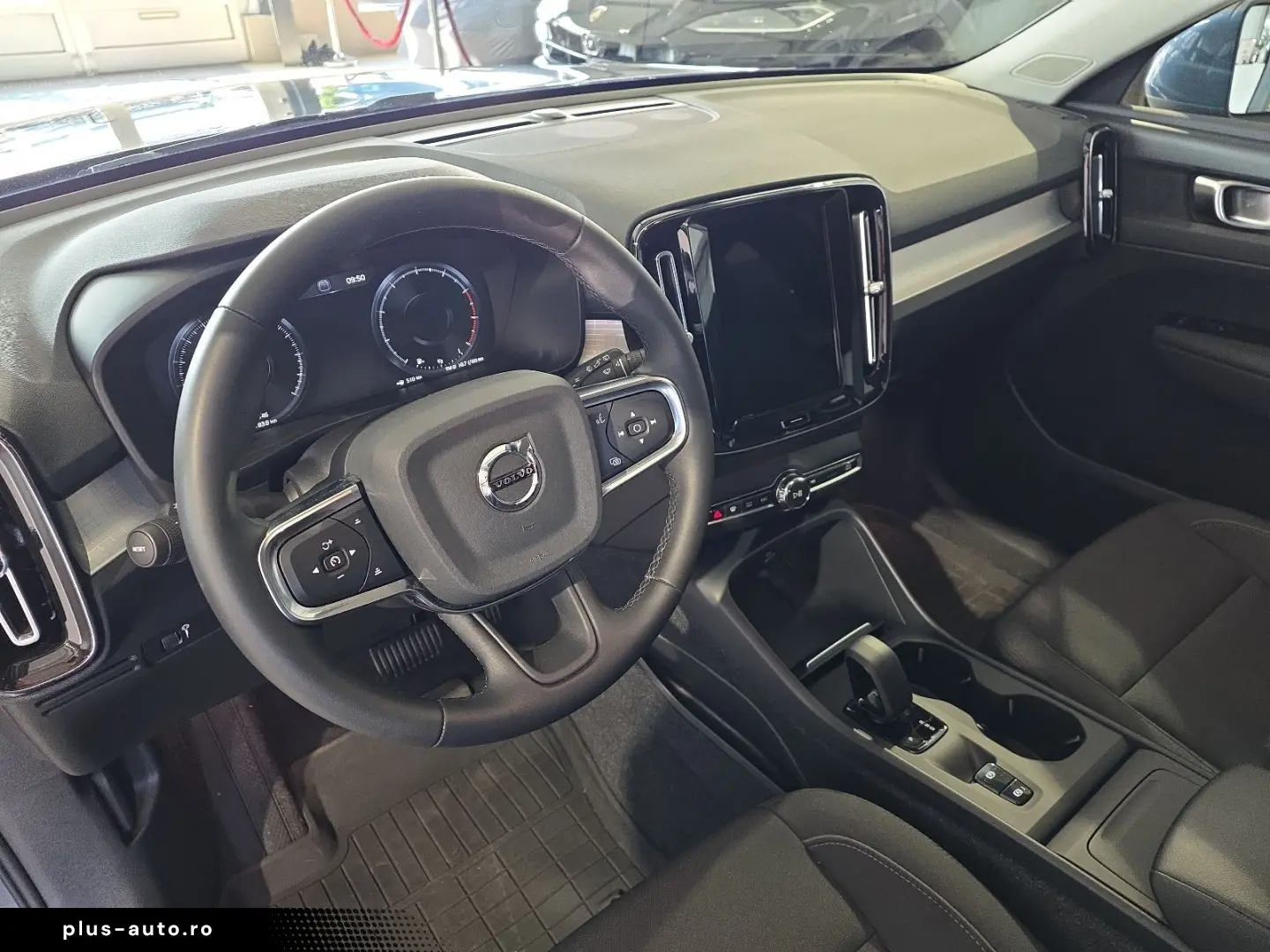 VOLVO XC40 T3 Momentum Pro ACC BLIS AHK Kamera LED SHZ