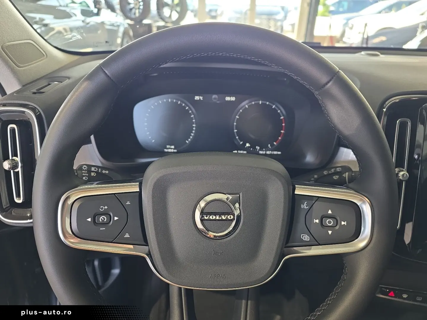 VOLVO XC40 T3 Momentum Pro ACC BLIS AHK Kamera LED SHZ