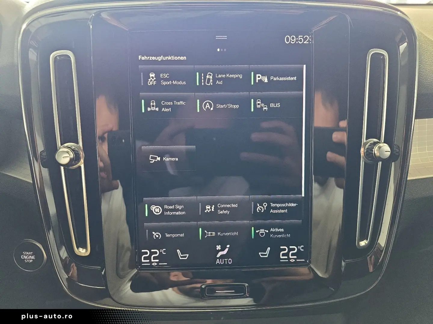 VOLVO XC40 T3 Momentum Pro ACC BLIS AHK Kamera LED SHZ