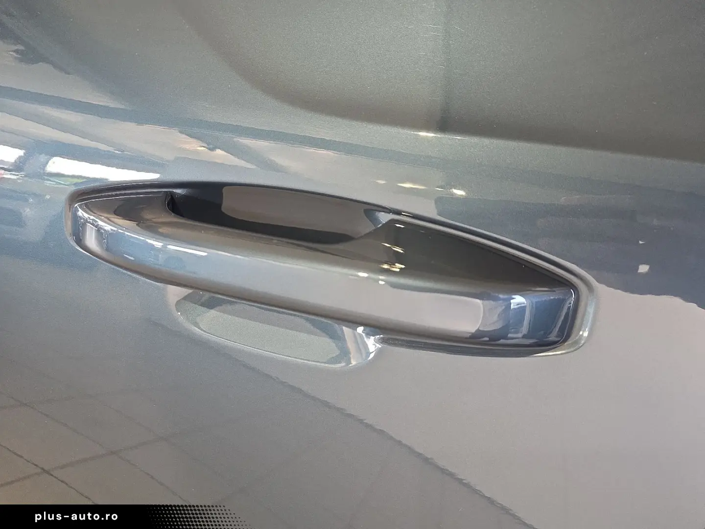 VOLVO XC40 T3 Momentum Pro ACC BLIS AHK Kamera LED SHZ