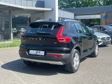 VOLVO XC40 Momentum 2WD Aut. CarPlay Kamera