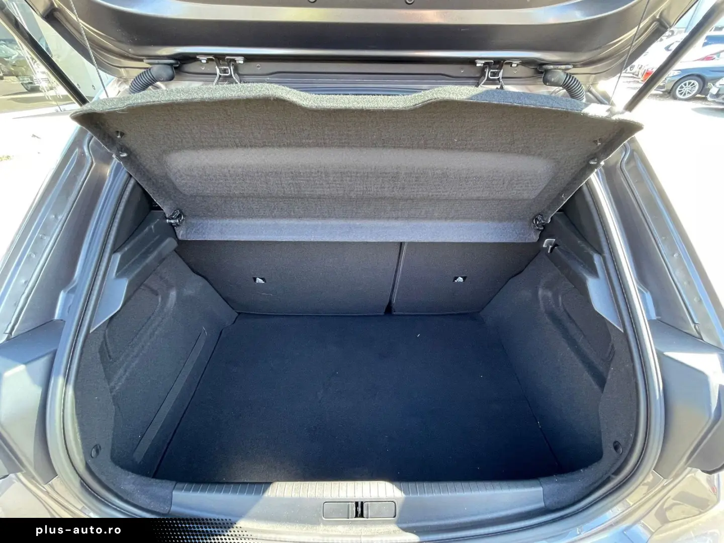 VOLVO XC40 Momentum 2WD Aut. CarPlay Kamera