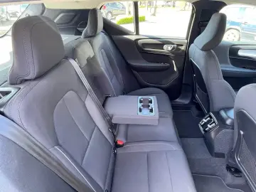VOLVO XC40 Momentum 2WD Aut. CarPlay Kamera